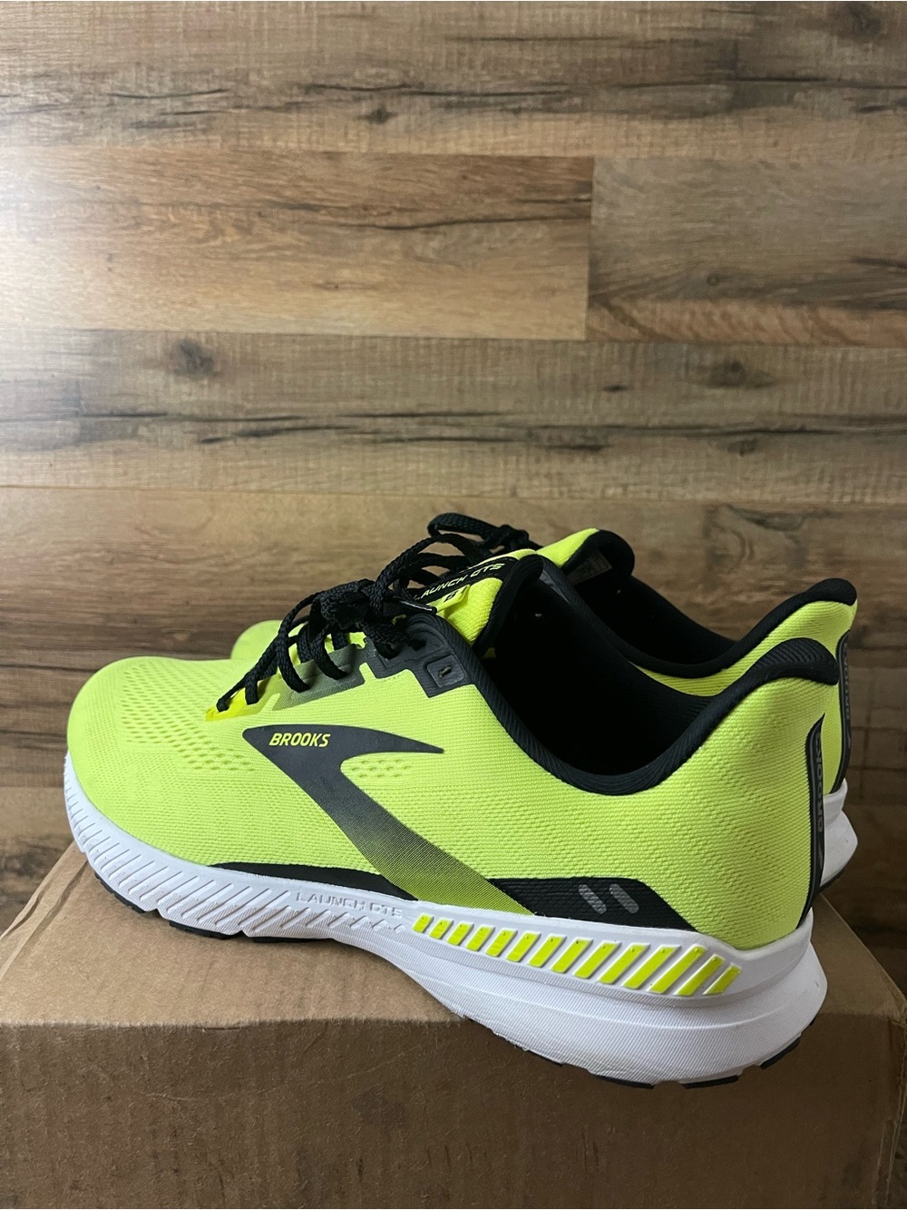 Brooks Shoes Launch GTS 8 Mens 13 Medium Running Shoes Neon Green
